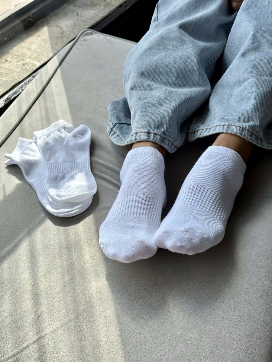 Белые носки короткие 3д. Носки чтобы не потели ноги в кроссовках.