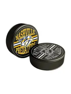 Шайба Nashville Predators черный фон